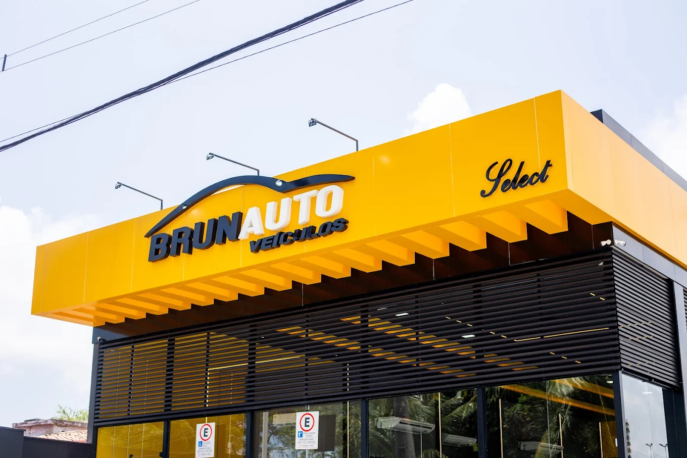 Fachada da loja BrunAuto Veículos